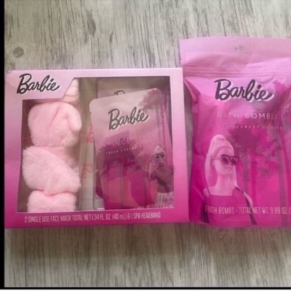 COPY - Last One Barbie Spa Set Tropical Bath Bombs, Face Mask & Pink Headband N… - Picture 10 of 10